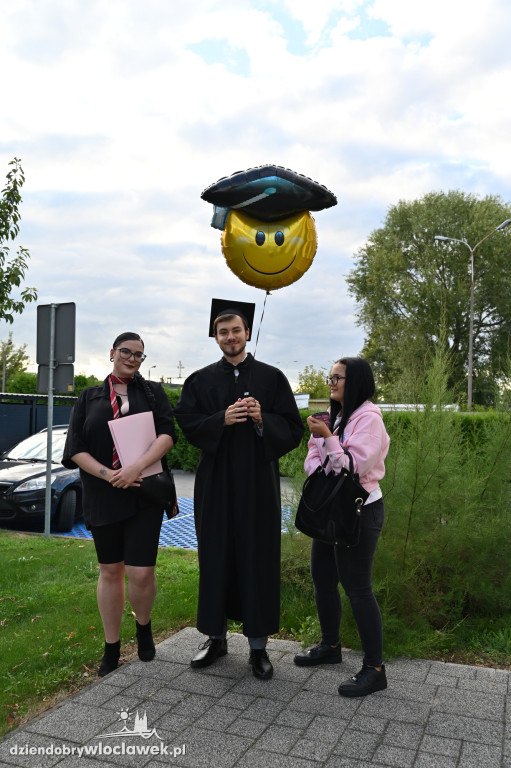 Uroczyste wręczenie dyplomów w PANS: godz. 17