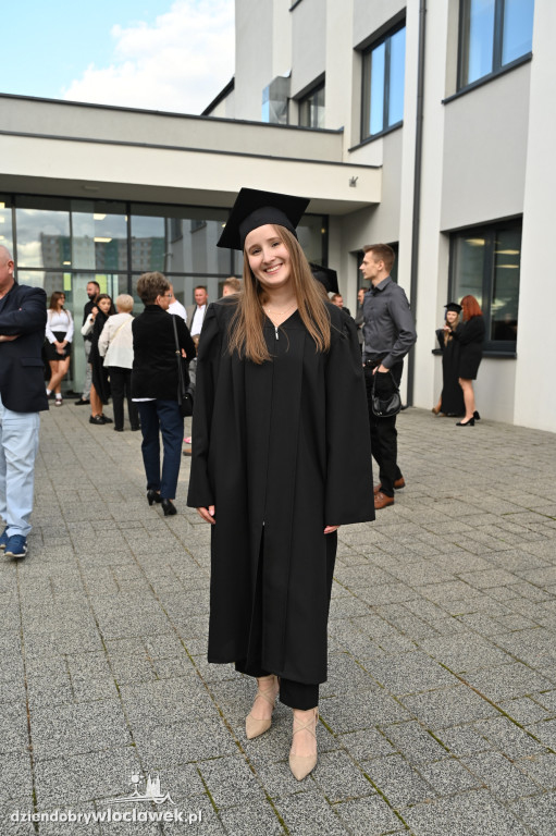 Uroczyste wręczenie dyplomów w PANS: godz. 17