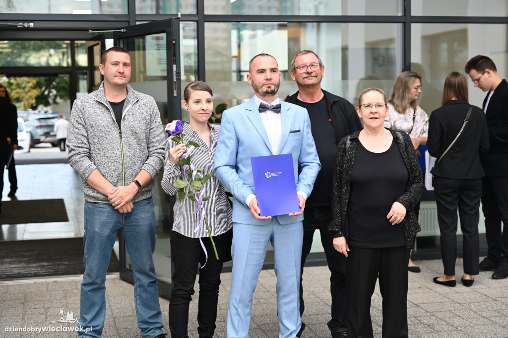 Uroczyste wręczenie dyplomów w PANS: godz. 17