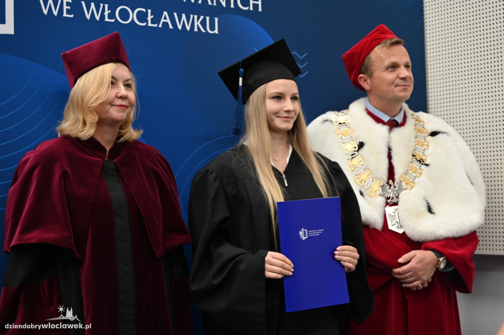 Uroczyste wręczenie dyplomów w PANS: godz. 17
