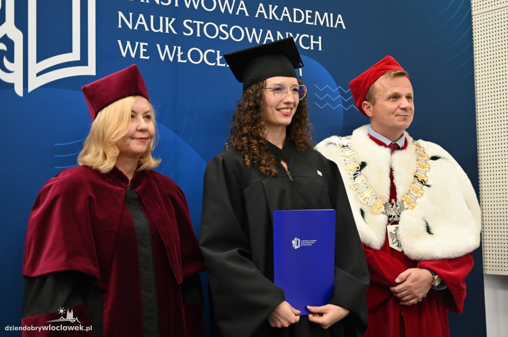Uroczyste wręczenie dyplomów w PANS: godz. 17