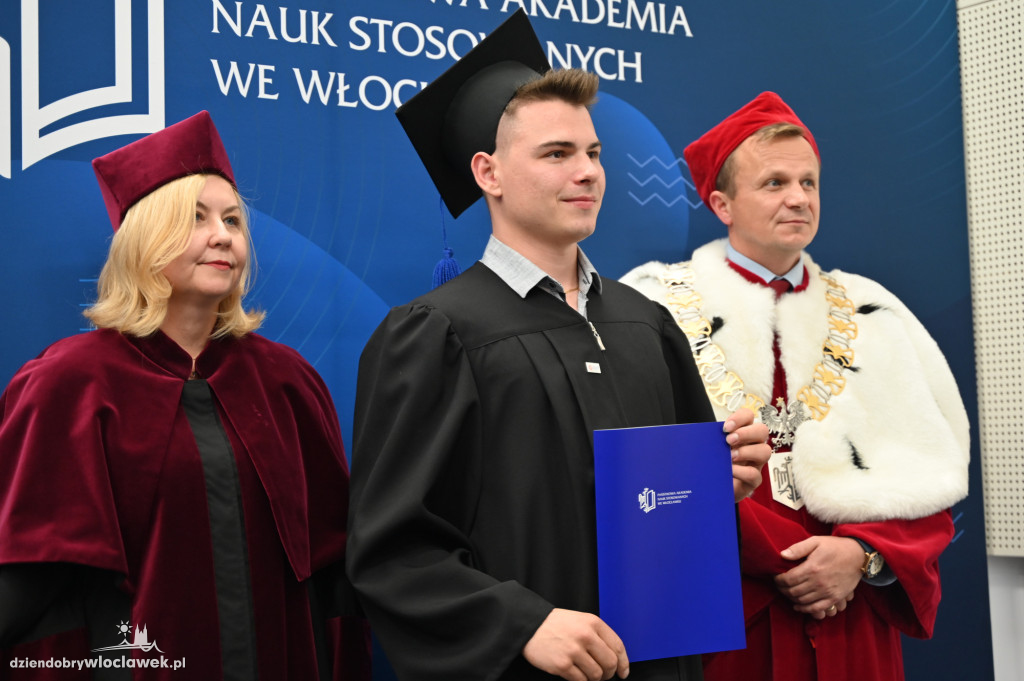 Uroczyste wręczenie dyplomów w PANS: godz. 17