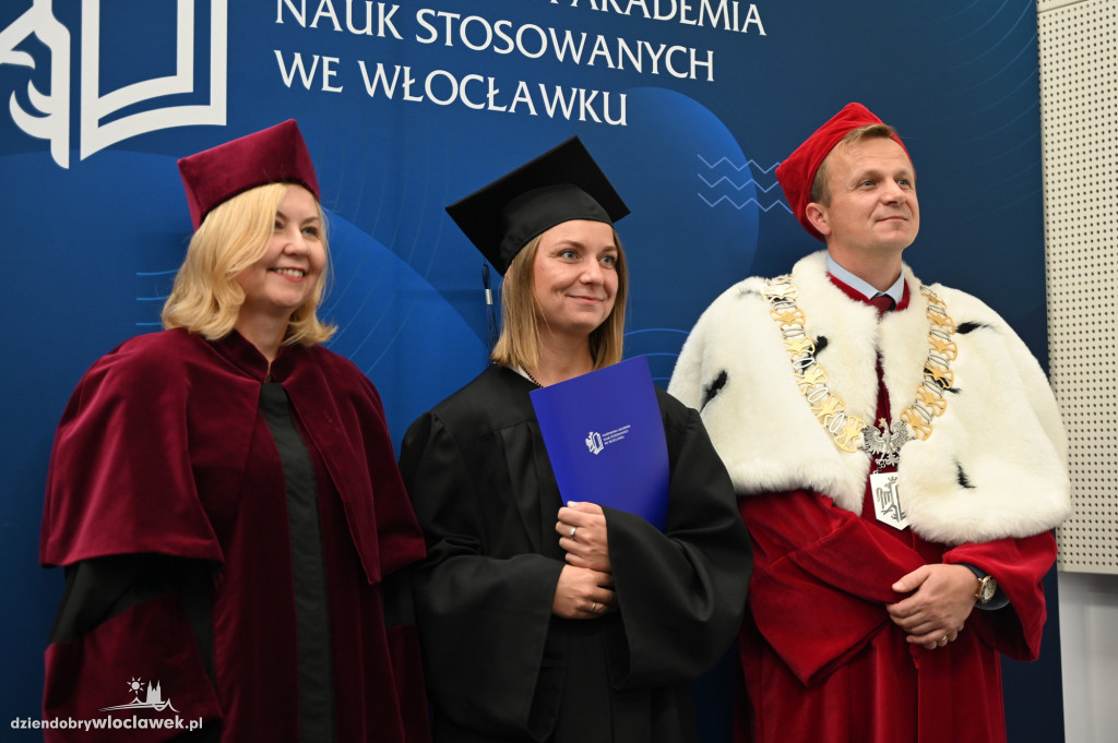 Uroczyste wręczenie dyplomów w PANS: godz. 17