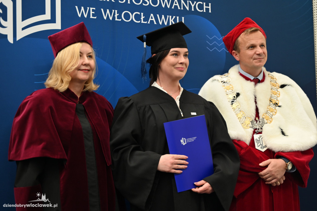 Uroczyste wręczenie dyplomów w PANS: godz. 17