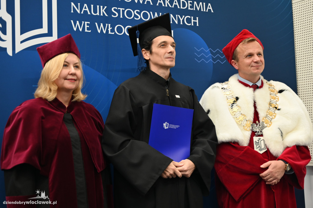 Uroczyste wręczenie dyplomów w PANS: godz. 17