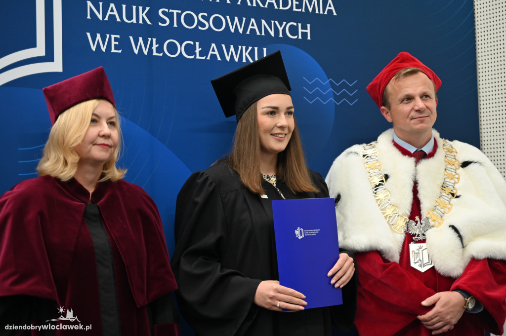 Uroczyste wręczenie dyplomów w PANS: godz. 17