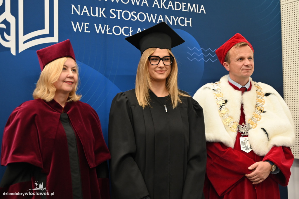 Uroczyste wręczenie dyplomów w PANS: godz. 17