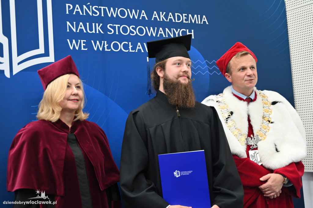 Uroczyste wręczenie dyplomów w PANS: godz. 17