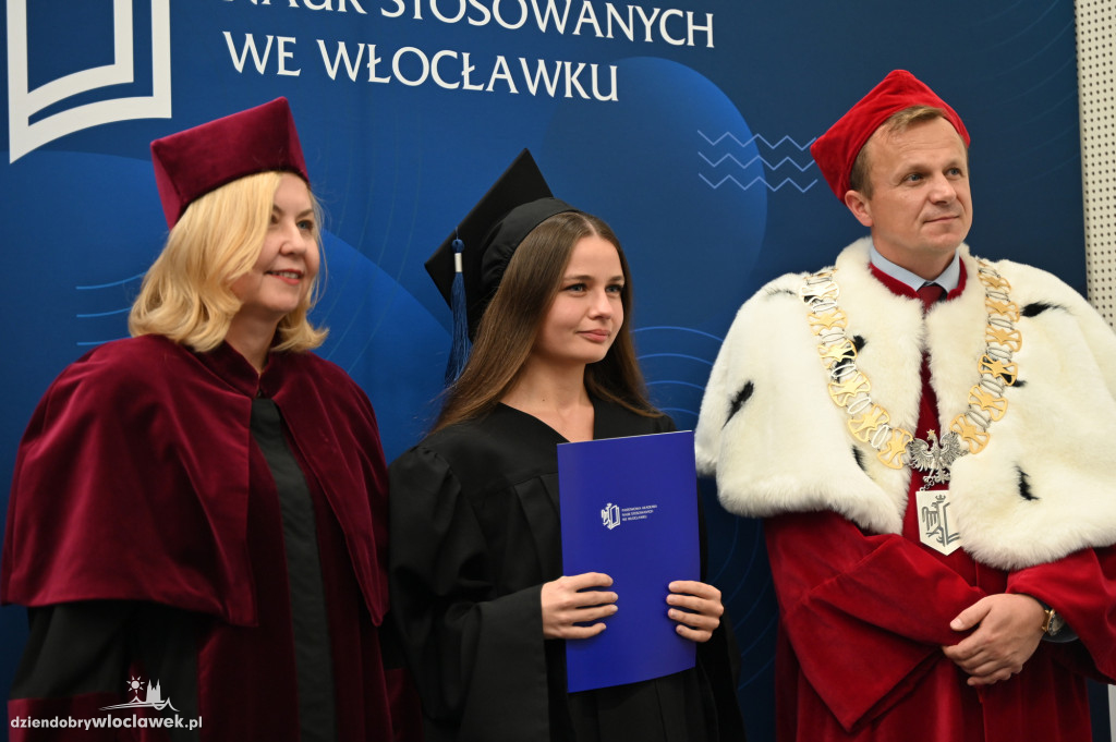 Uroczyste wręczenie dyplomów w PANS: godz. 17