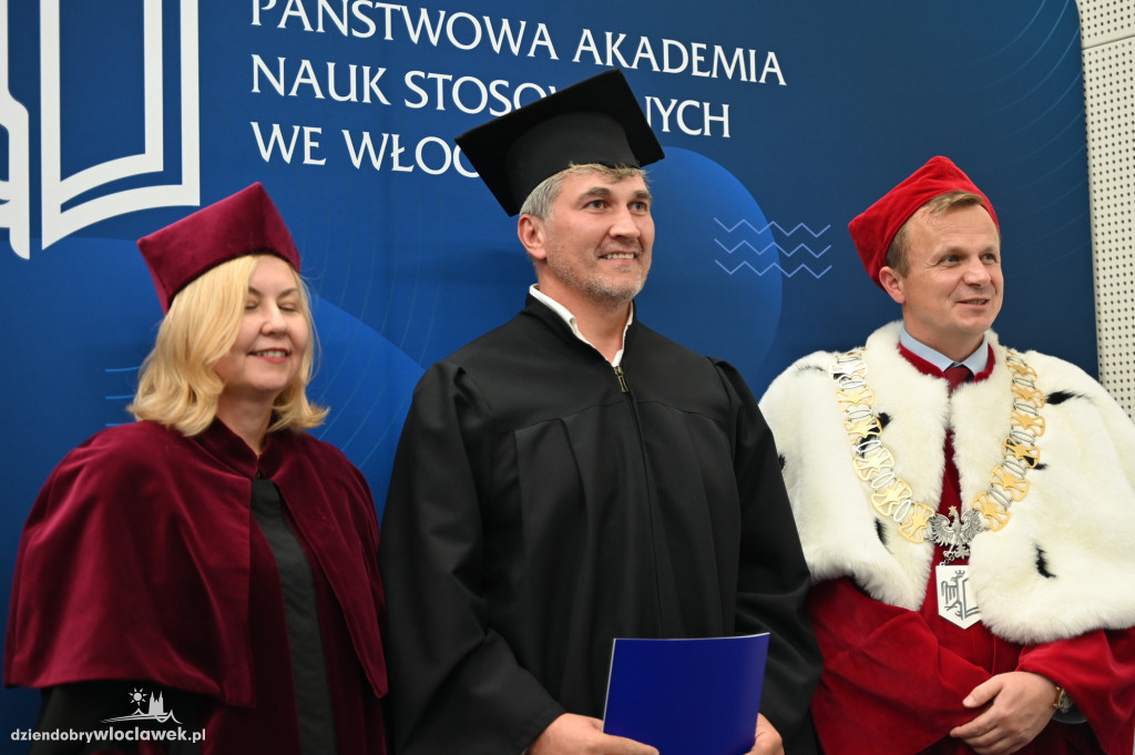 Uroczyste wręczenie dyplomów w PANS: godz. 17