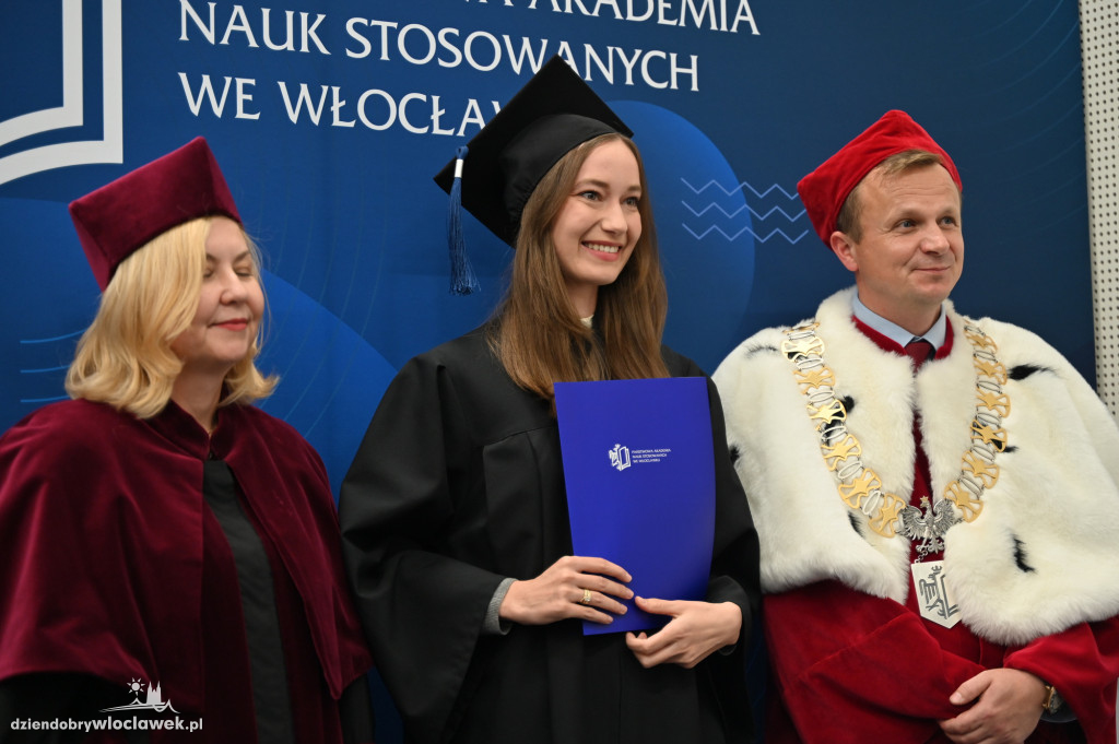 Uroczyste wręczenie dyplomów w PANS: godz. 17