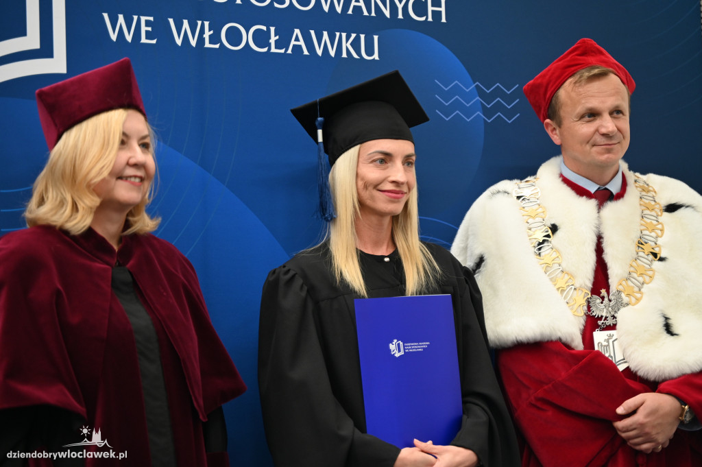 Uroczyste wręczenie dyplomów w PANS: godz. 17