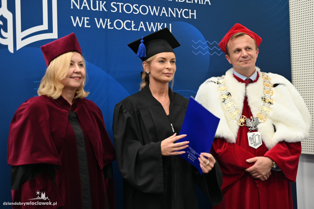 Uroczyste wręczenie dyplomów w PANS: godz. 17