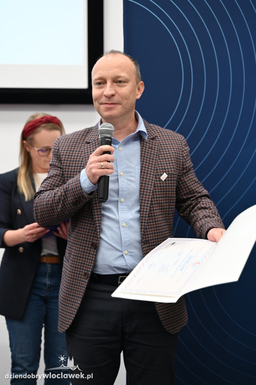 Uroczyste wręczenie dyplomów w PANS: godz. 17