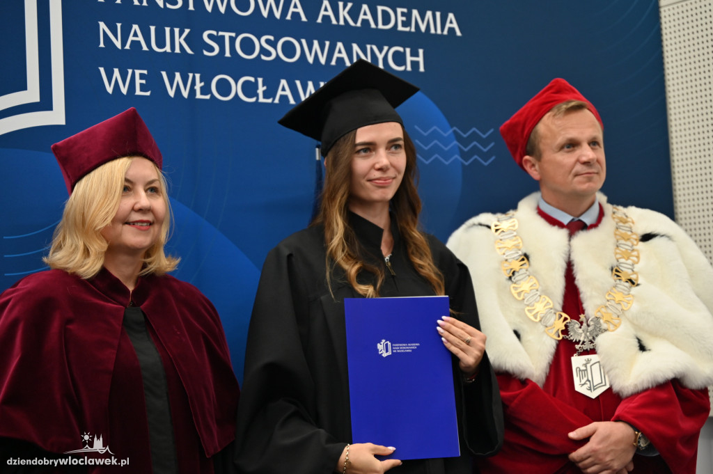 Uroczyste wręczenie dyplomów w PANS: godz. 17