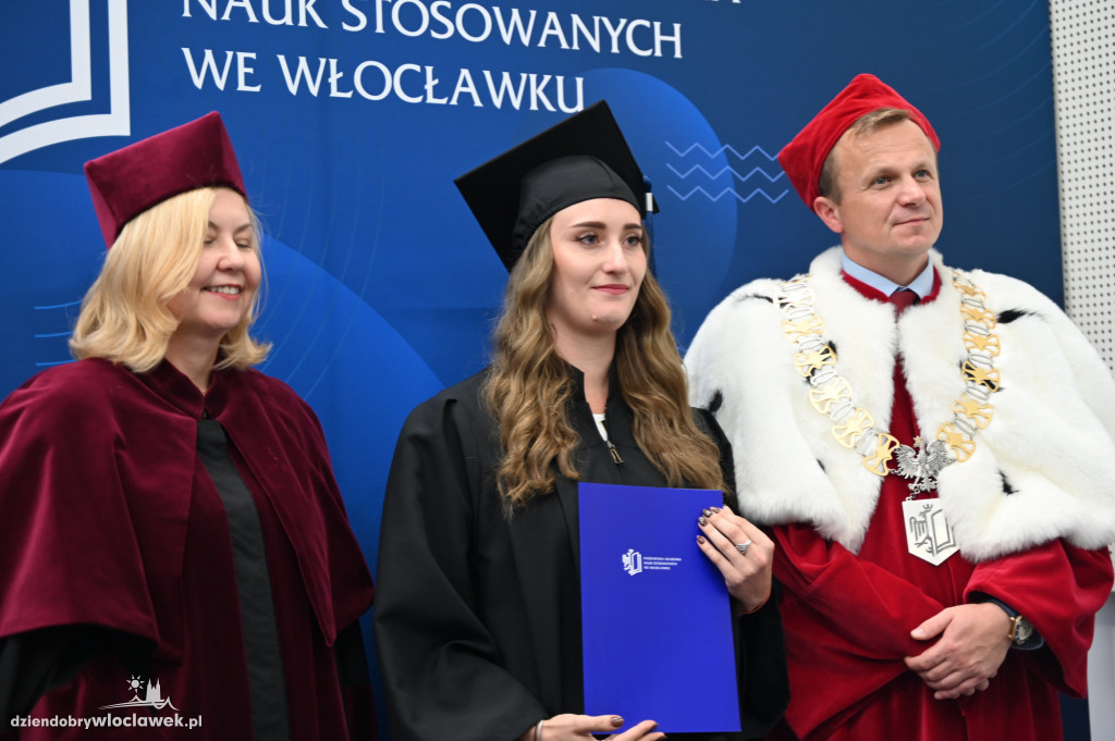 Uroczyste wręczenie dyplomów w PANS: godz. 17