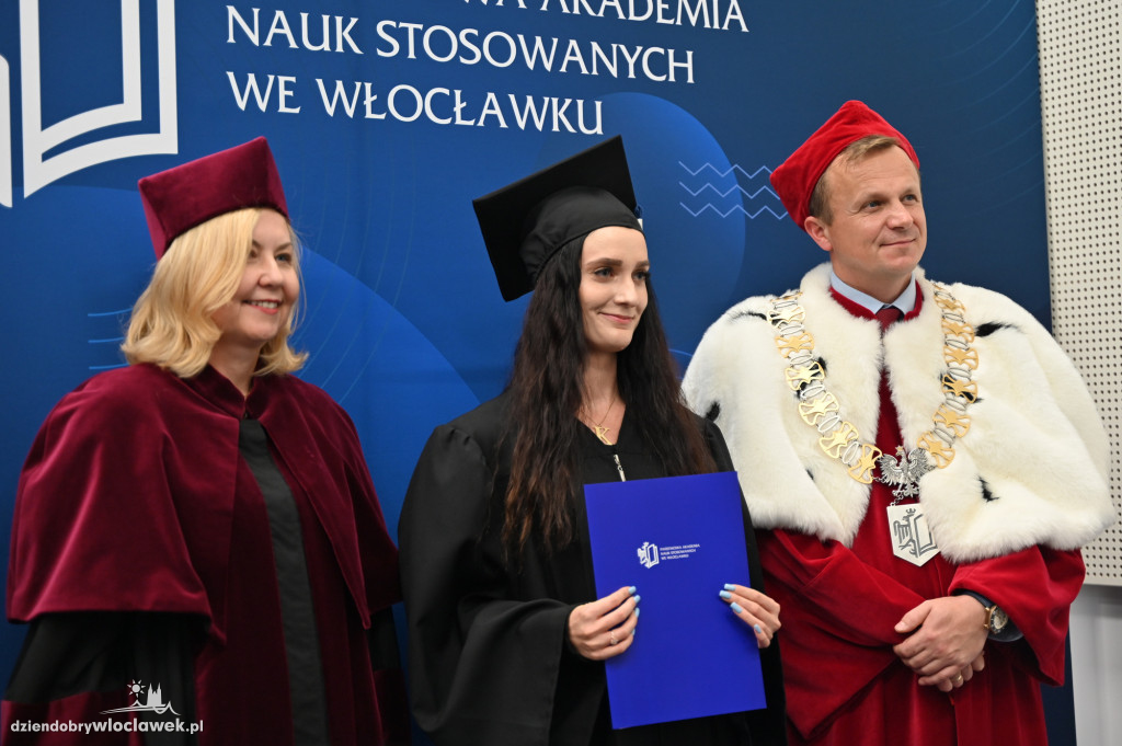 Uroczyste wręczenie dyplomów w PANS: godz. 17
