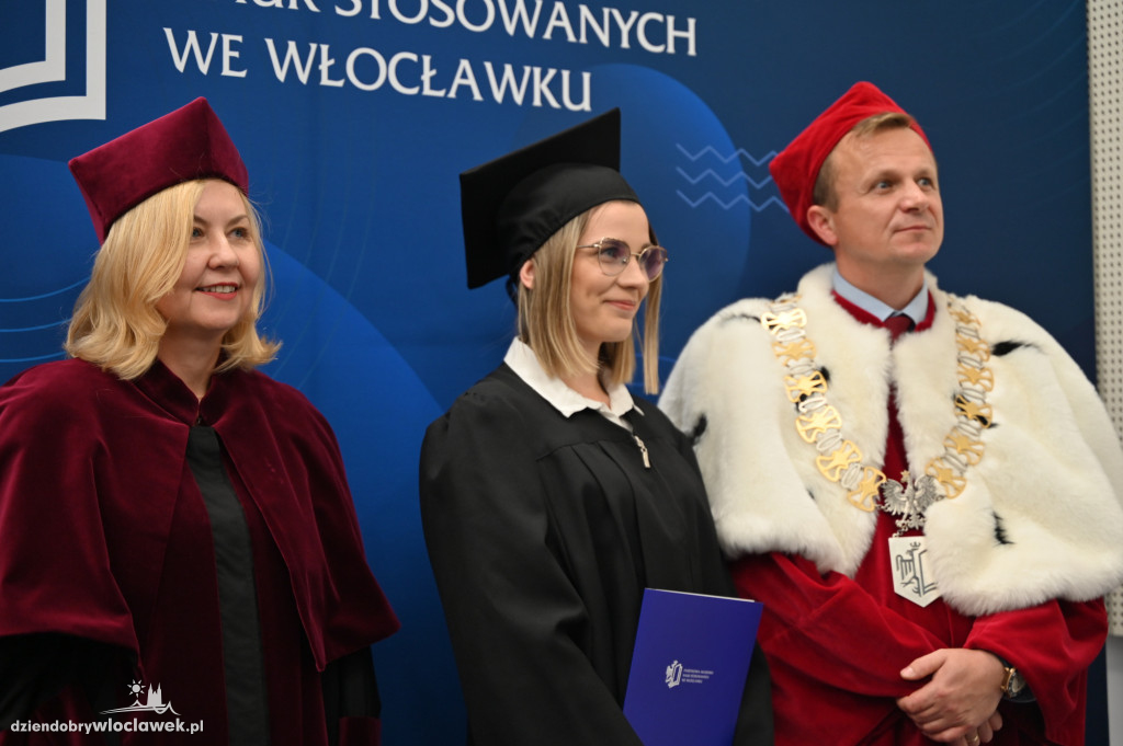Uroczyste wręczenie dyplomów w PANS: godz. 17