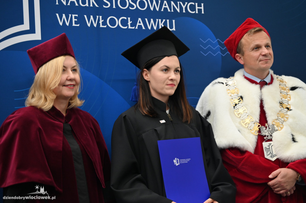 Uroczyste wręczenie dyplomów w PANS: godz. 17