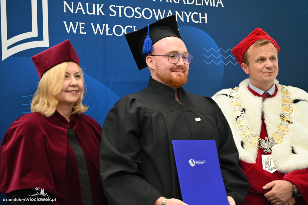 Uroczyste wręczenie dyplomów w PANS: godz. 17