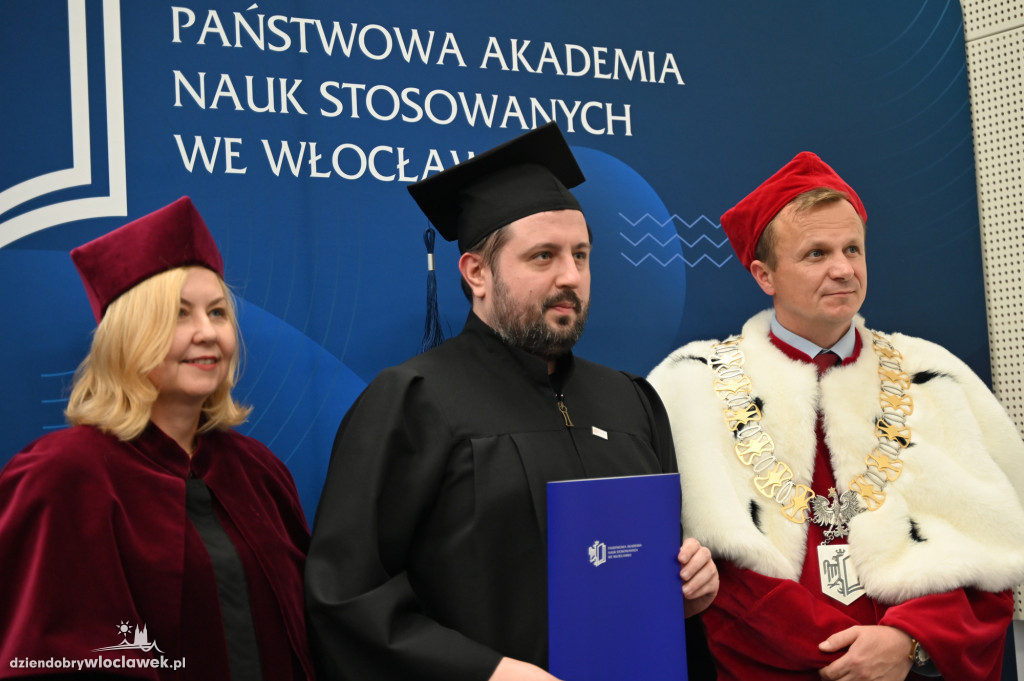 Uroczyste wręczenie dyplomów w PANS: godz. 17