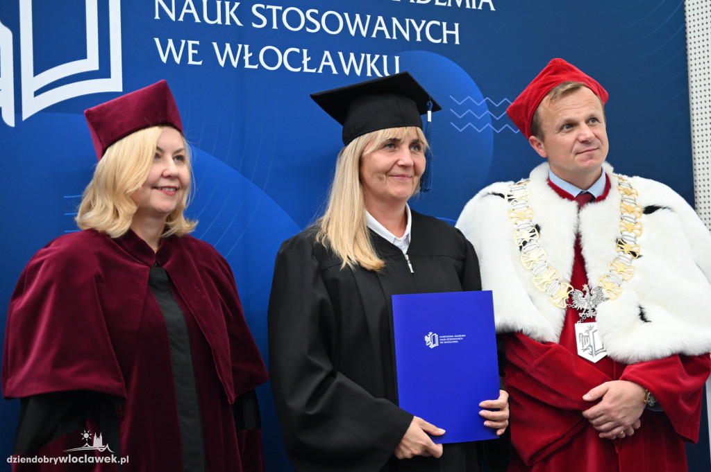 Uroczyste wręczenie dyplomów w PANS: godz. 17