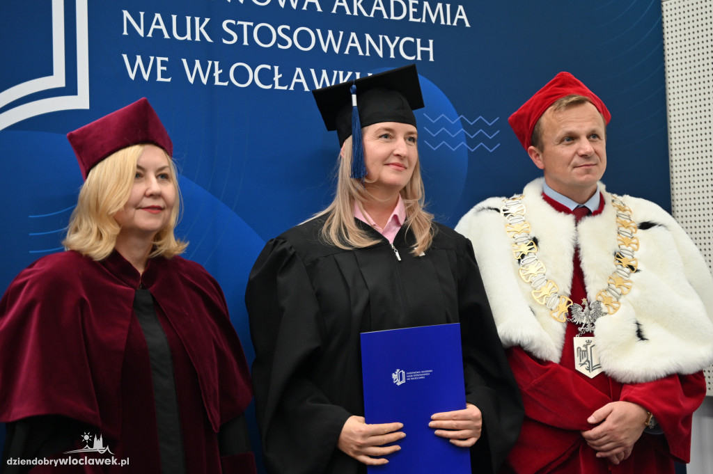 Uroczyste wręczenie dyplomów w PANS: godz. 17