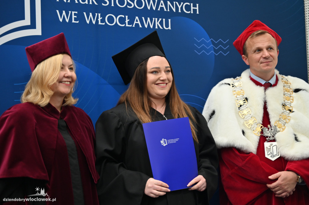 Uroczyste wręczenie dyplomów w PANS: godz. 17