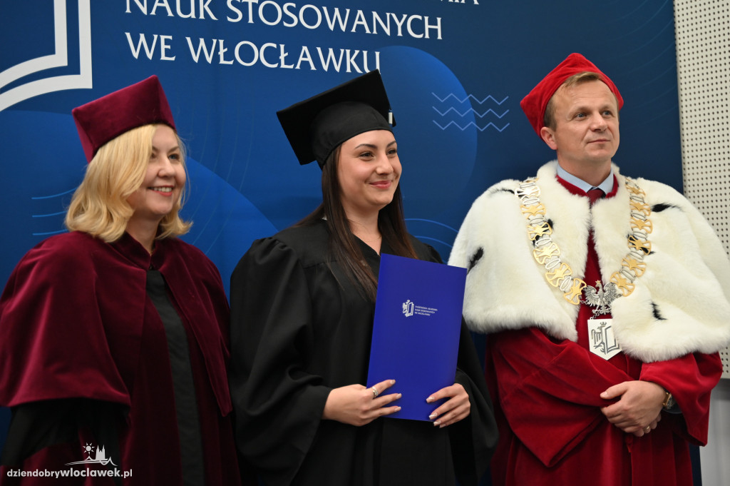 Uroczyste wręczenie dyplomów w PANS: godz. 17