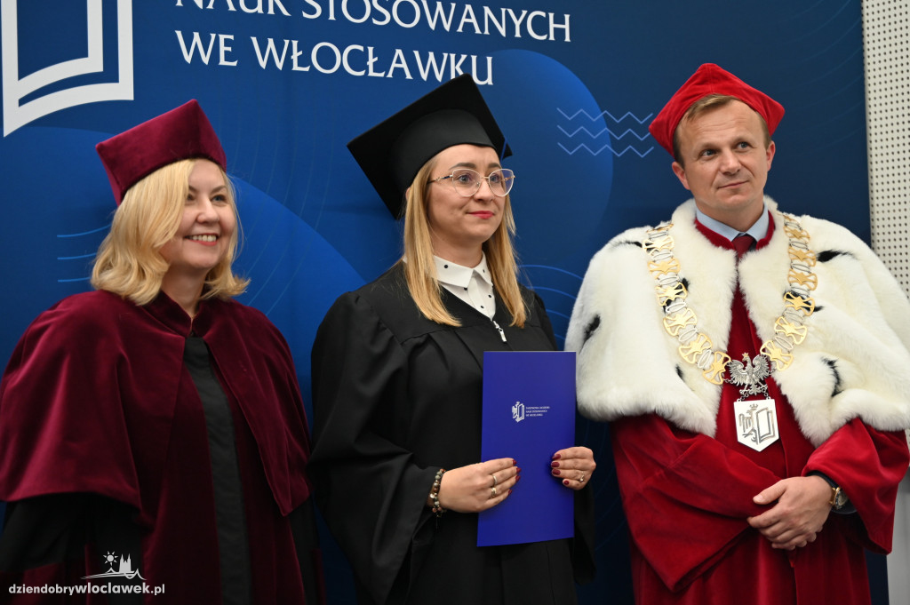 Uroczyste wręczenie dyplomów w PANS: godz. 17