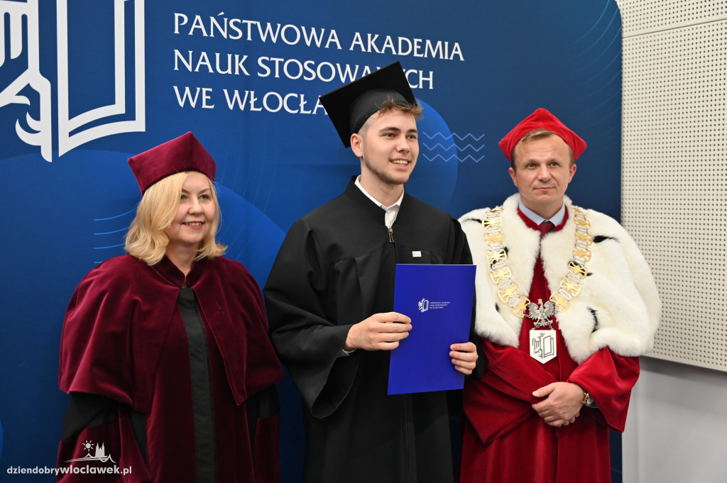 Uroczyste wręczenie dyplomów w PANS: godz. 17
