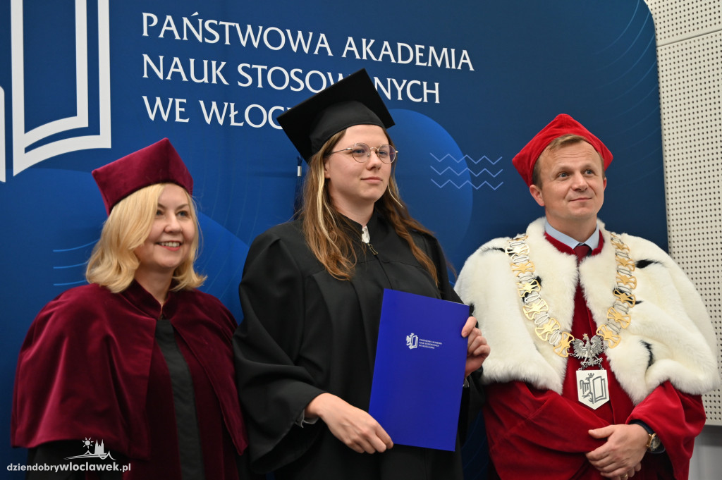 Uroczyste wręczenie dyplomów w PANS: godz. 17