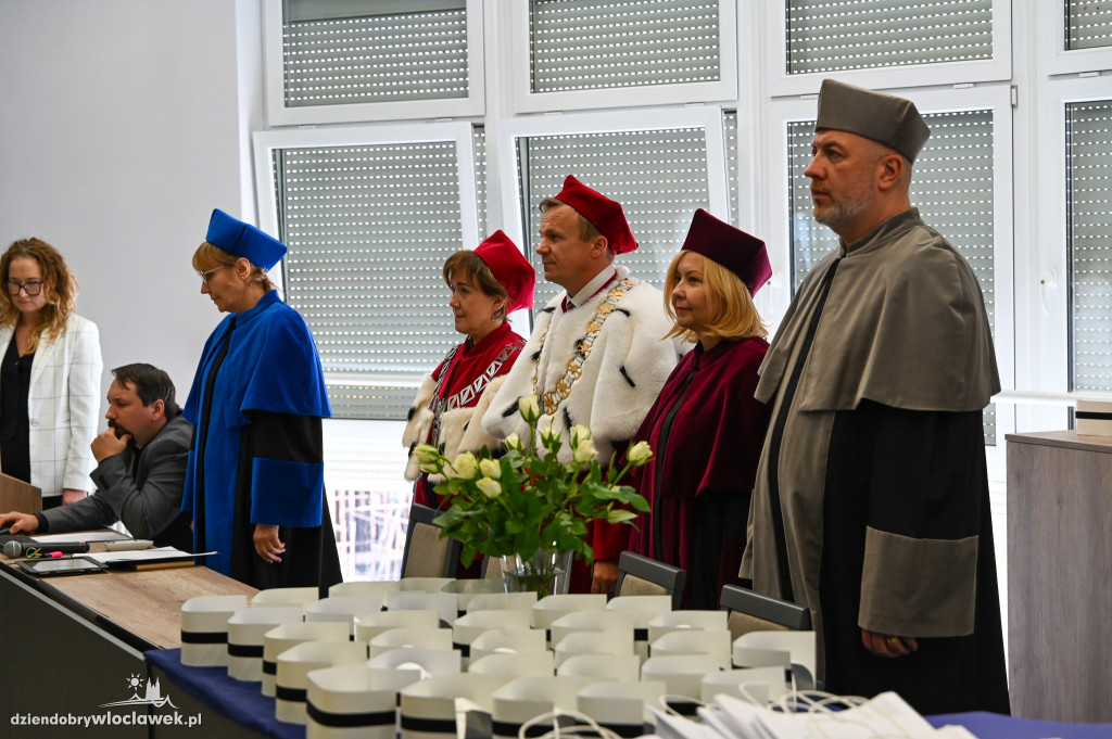 Wręczenie dyplomów na PANS: pielęgniarstwo