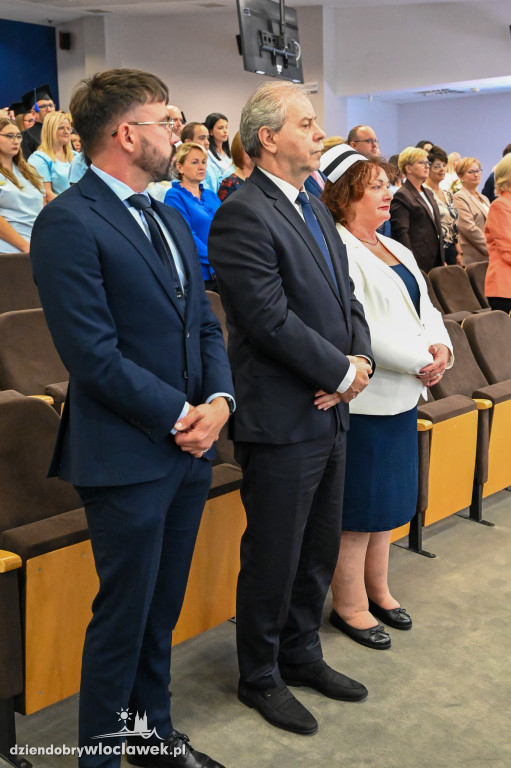 Wręczenie dyplomów na PANS: pielęgniarstwo