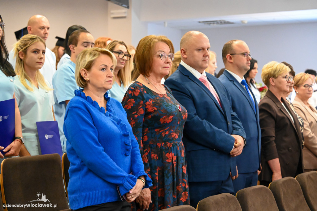 Wręczenie dyplomów na PANS: pielęgniarstwo