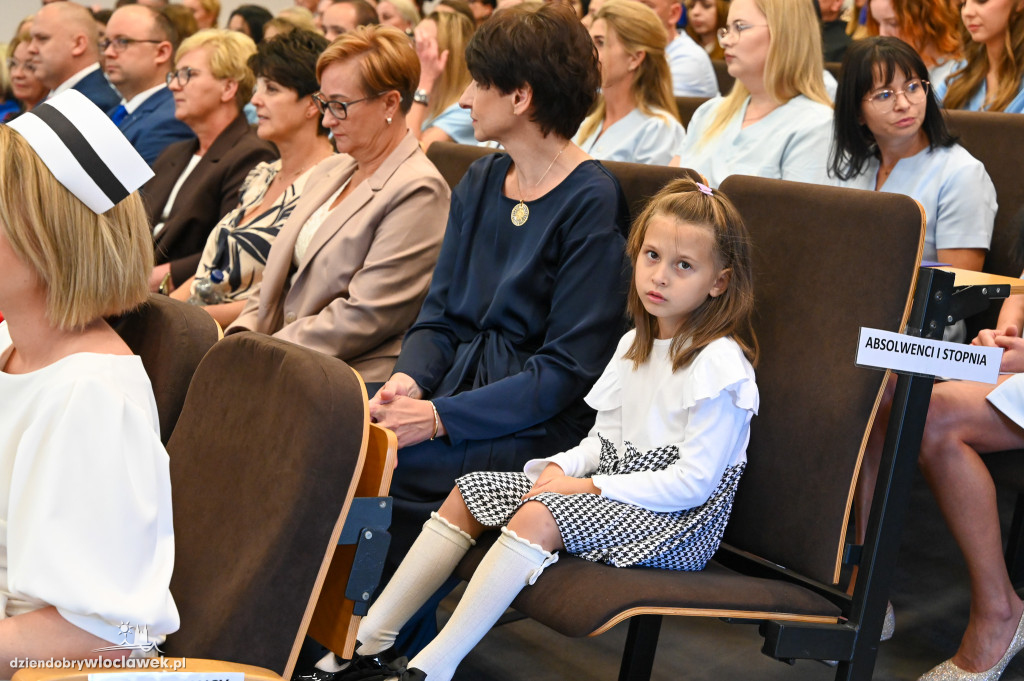 Wręczenie dyplomów na PANS: pielęgniarstwo