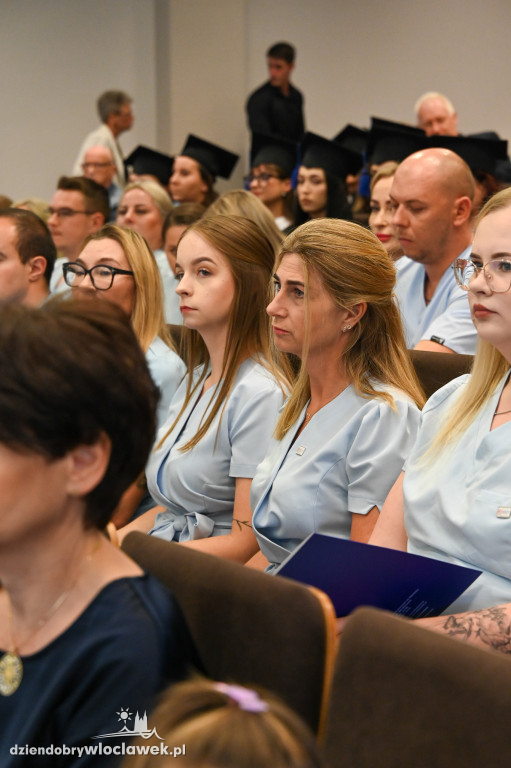 Wręczenie dyplomów na PANS: pielęgniarstwo