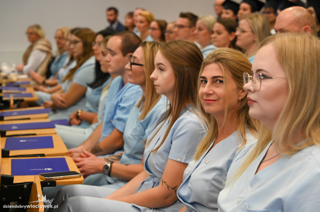 Wręczenie dyplomów na PANS: pielęgniarstwo