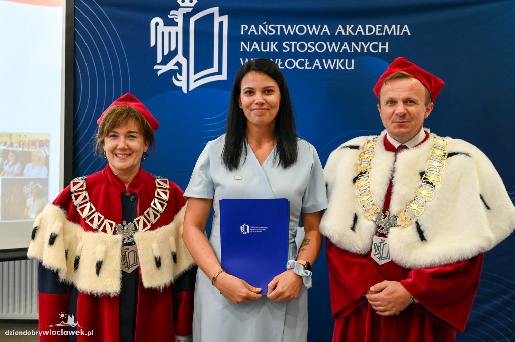 Wręczenie dyplomów na PANS: pielęgniarstwo