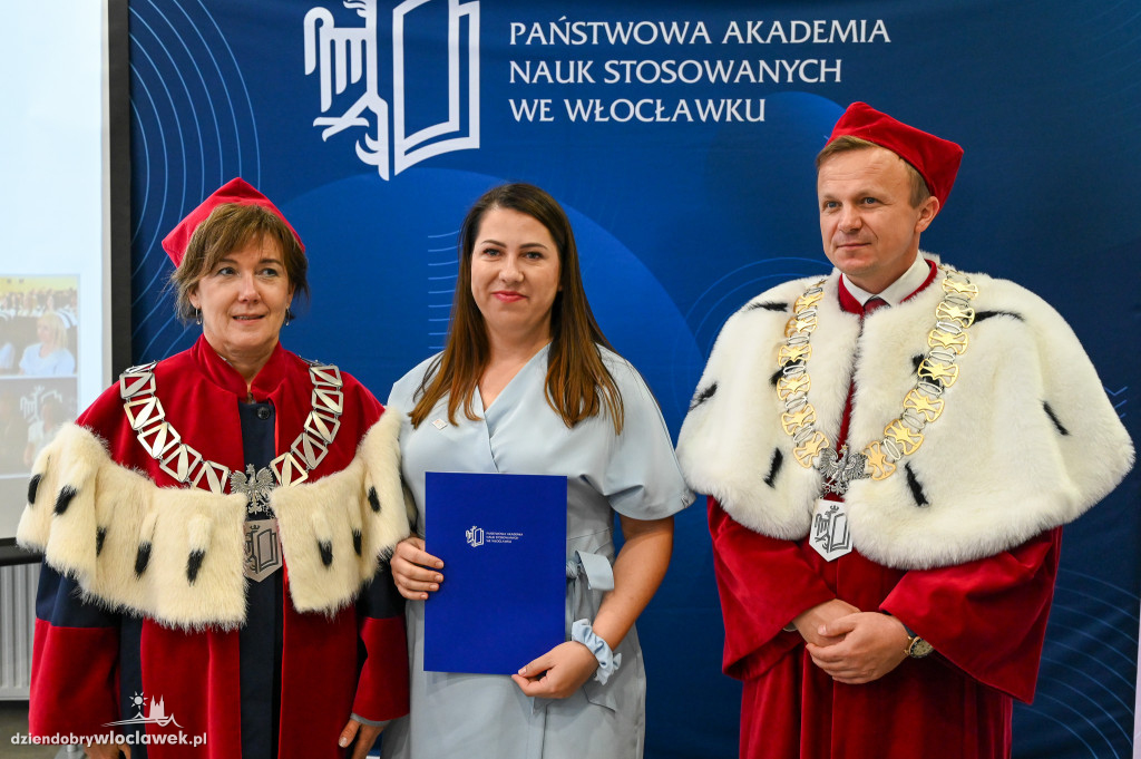Wręczenie dyplomów na PANS: pielęgniarstwo