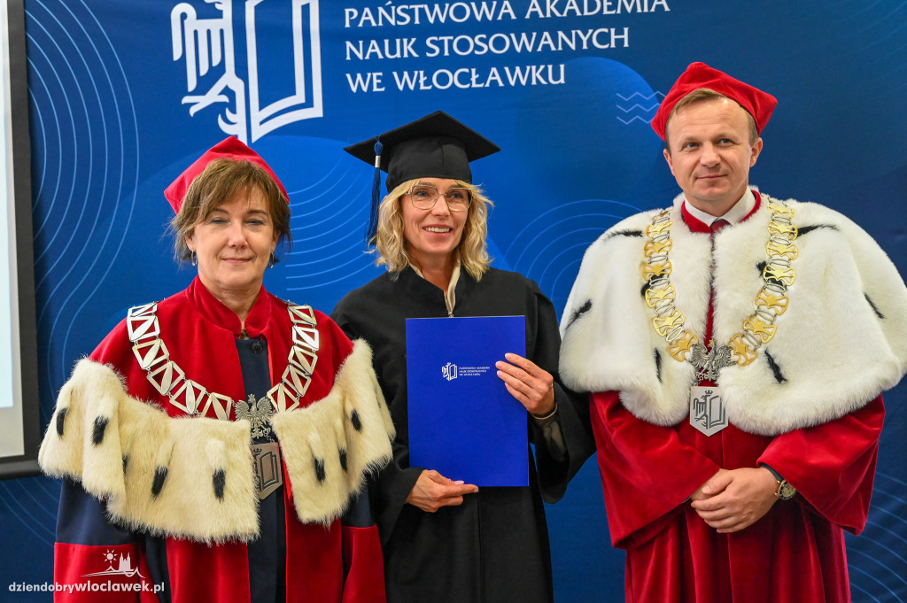Wręczenie dyplomów na PANS: pielęgniarstwo