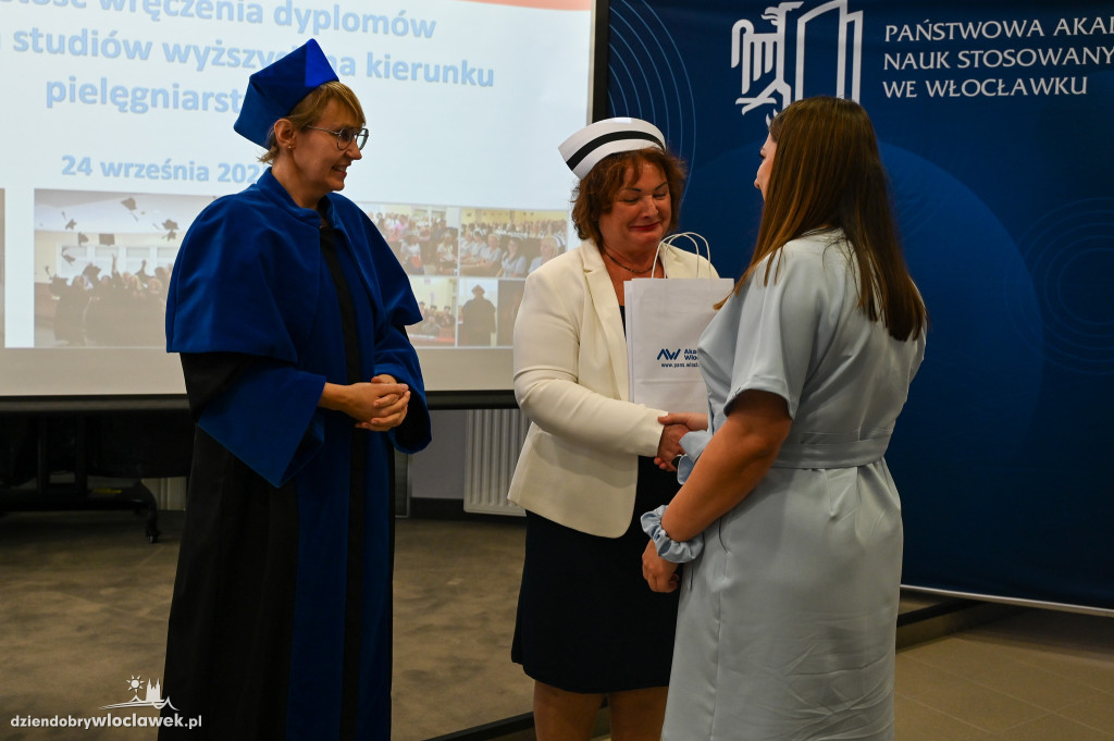 Wręczenie dyplomów na PANS: pielęgniarstwo