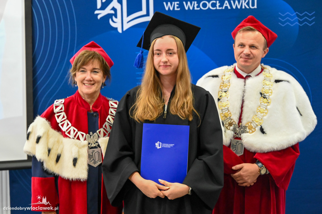 Wręczenie dyplomów na PANS: pielęgniarstwo