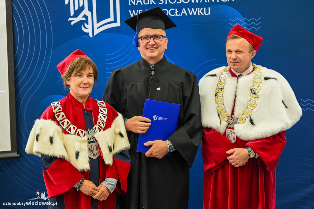 Wręczenie dyplomów na PANS: pielęgniarstwo