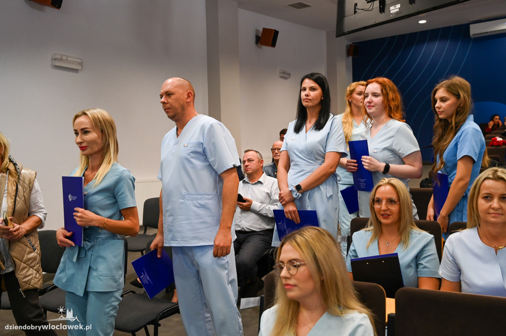 Wręczenie dyplomów na PANS: pielęgniarstwo