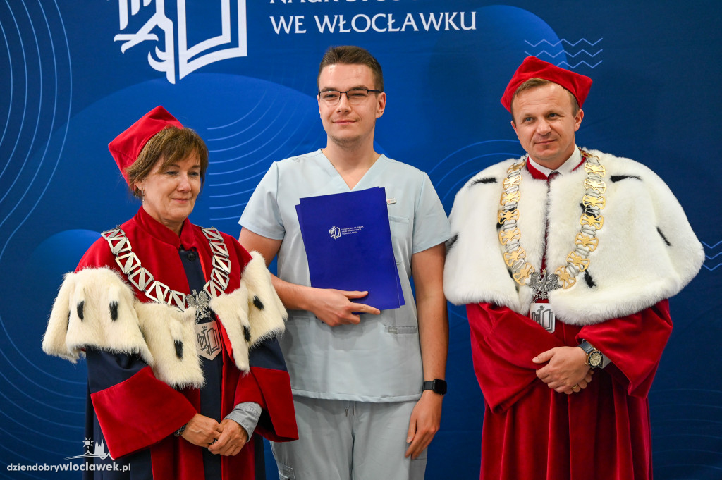 Wręczenie dyplomów na PANS: pielęgniarstwo