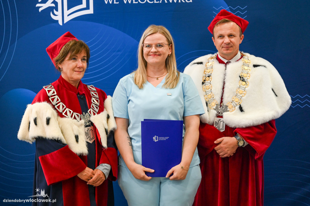 Wręczenie dyplomów na PANS: pielęgniarstwo
