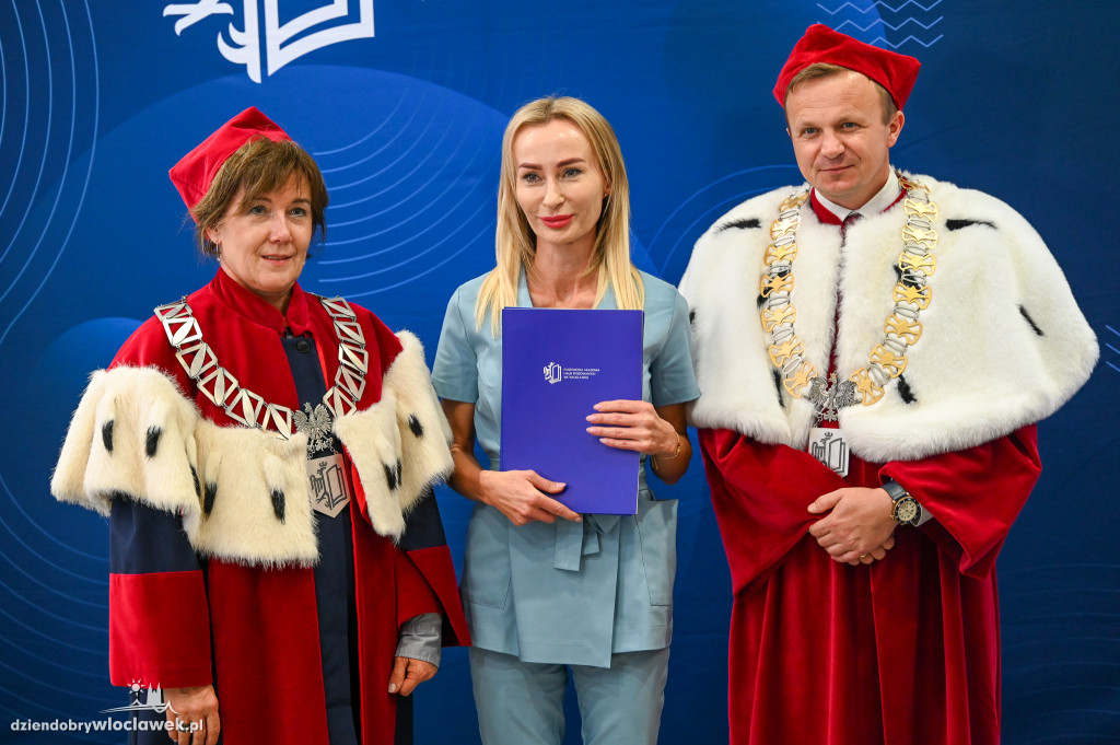 Wręczenie dyplomów na PANS: pielęgniarstwo