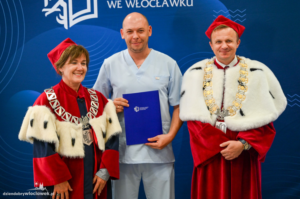 Wręczenie dyplomów na PANS: pielęgniarstwo
