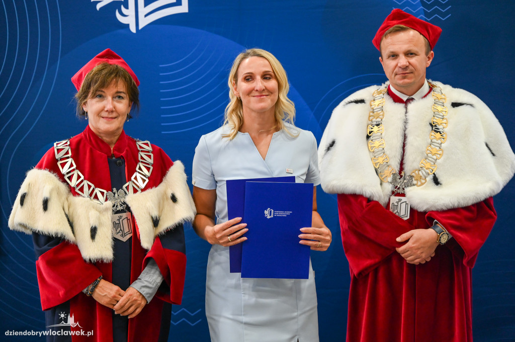 Wręczenie dyplomów na PANS: pielęgniarstwo